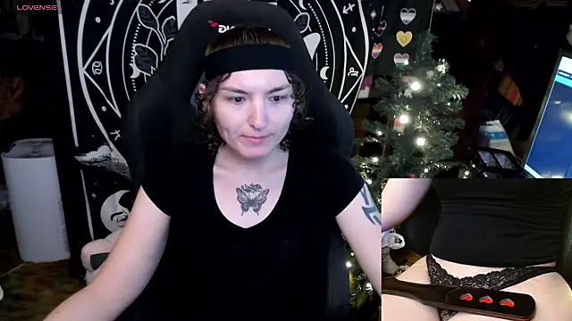 Snapshot of BrandiWRLD_999 chatting on December 31, 2024, 6:46 pm BrandiWRLD 999 online show from December 31, 2024, 6:46 pm