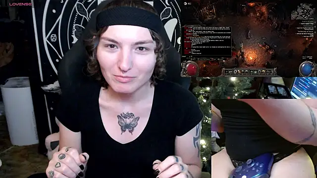 Snapshot of BrandiWRLD_999 chatting on January 1, 2025, 12:53 am BrandiWRLD 999 online show from January 1, 2025, 12:53 am