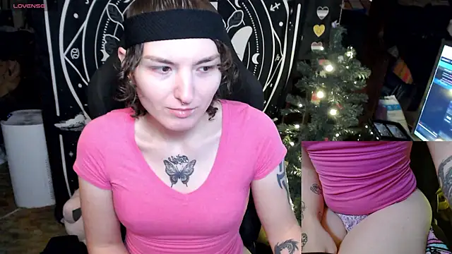 Snapshot of BrandiWRLD_999 chatting on January 2, 2025, 7:18 pm BrandiWRLD 999 online show from January 2, 2025, 7:18 pm