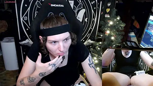 Snapshot of BrandiWRLD_999 chatting on January 4, 2025, 3:07 am BrandiWRLD 999 online show from January 4, 2025, 3:07 am