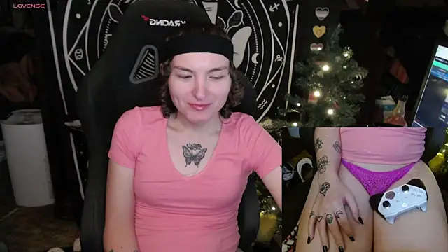 Snapshot of BrandiWRLD_999 chatting on January 14, 2025, 6:28 pm BrandiWRLD 999 online show from January 14, 2025, 6:28 pm