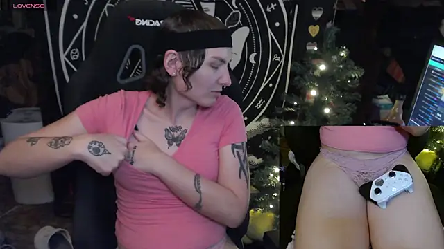 Snapshot of BrandiWRLD_999 chatting on January 17, 2025, 10:01 pm BrandiWRLD 999 online show from January 17, 2025, 10:01 pm