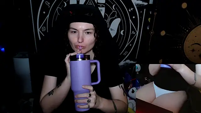 Snapshot of BrandiWRLD_999 chatting on October 1, 2025, 9:10 pm BrandiWRLD 999 online show from October 1, 2025, 9:10 pm