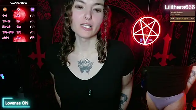 Snapshot of BrandiWRLD_999 chatting on November 4, 2025, 1:38 am BrandiWRLD 999 online show from November 4, 2025, 1:38 am