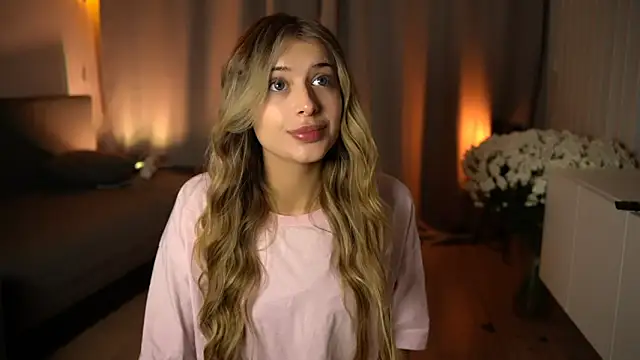 elisa moon online show from December 2, 2024, 2:41 pm