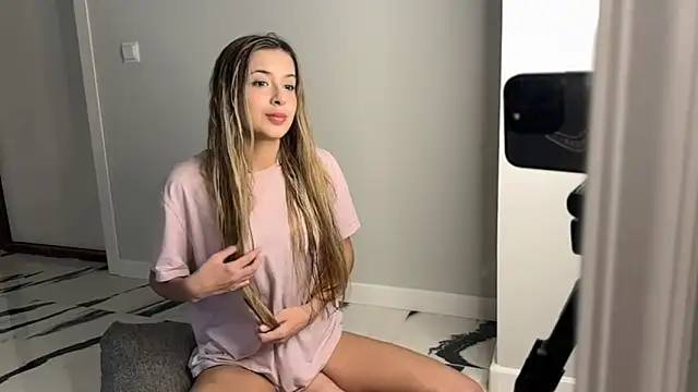 elisa moon online show from January 11, 2025, 1:37 am