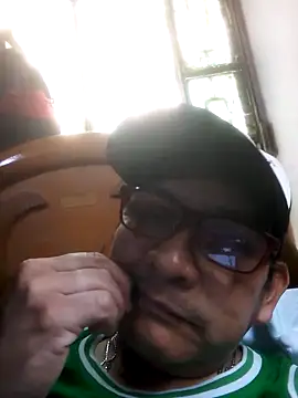 ardiente47 online show from October 20, 2025, 10:32 pm