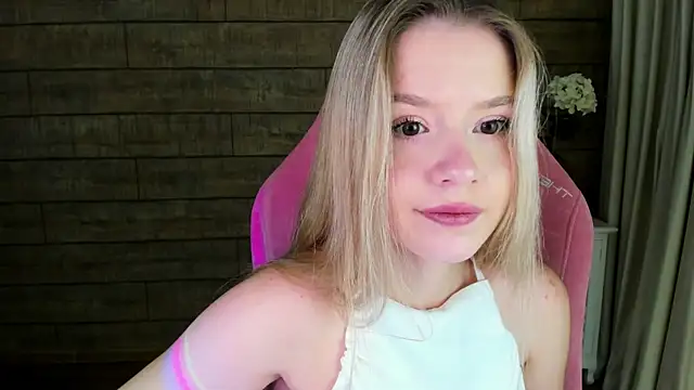 Snapshot of MilanaBalmain chatting on September 15, 2025, 4:12 am MilanaBalmain online show from September 15, 2025, 4:12 am