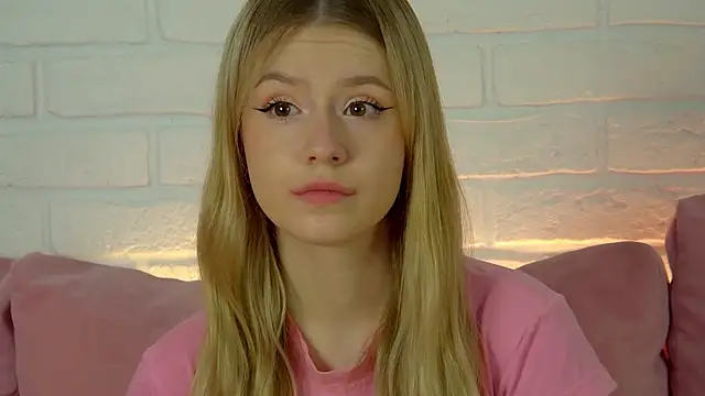 Snapshot of MilanaBalmain chatting on September 21, 2025, 4:03 am MilanaBalmain online show from September 21, 2025, 4:03 am