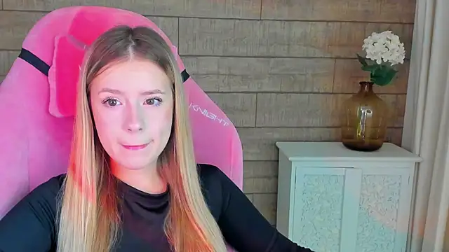 Snapshot of MilanaBalmain chatting on September 28, 2025, 4:07 am MilanaBalmain online show from September 28, 2025, 4:07 am