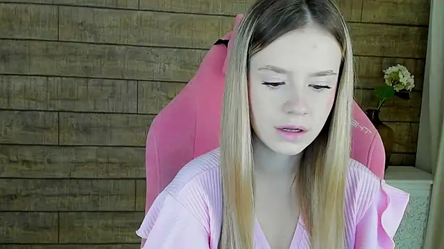 Snapshot of MilanaBalmain chatting on October 11, 2025, 4:12 am MilanaBalmain online show from October 11, 2025, 4:12 am