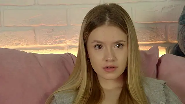 Snapshot of MilanaBalmain chatting on October 15, 2025, 4:18 pm MilanaBalmain online show from October 15, 2025, 4:18 pm