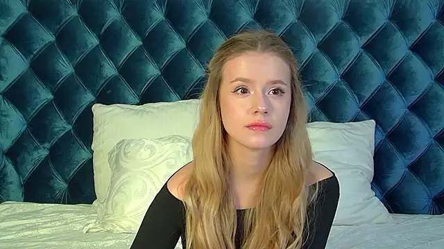 Snapshot of MilanaBalmain chatting on December 3, 2025, 4:05 pm MilanaBalmain online show from December 3, 2025, 4:05 pm