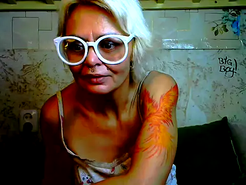 Gardener of Illusions online show from November 20, 2025, 10:48 am