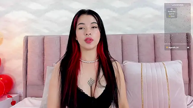 Snapshot of im_nika_ chatting on February 19, 2025, 6:32 pm im nika online show from February 19, 2025, 6:32 pm
