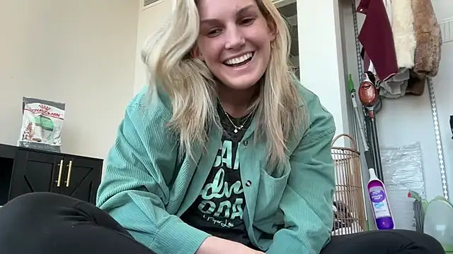 Snapshot of Graciemae_baexx chatting on March 13, 2025, 8:22 pm Graciemae baexx online show from March 13, 2025, 8:22 pm