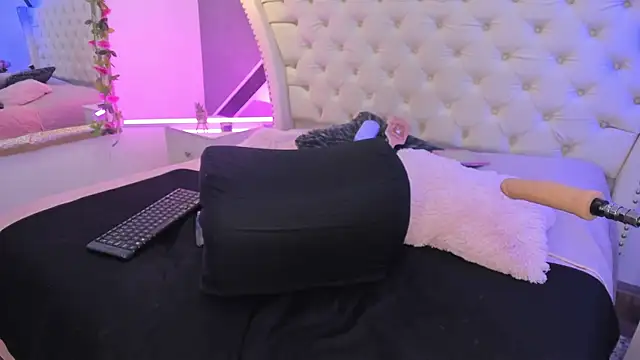 Snapshot of SusanPercyy chatting on September 30, 2025, 10:48 pm SusanPercyy online show from September 30, 2025, 10:48 pm