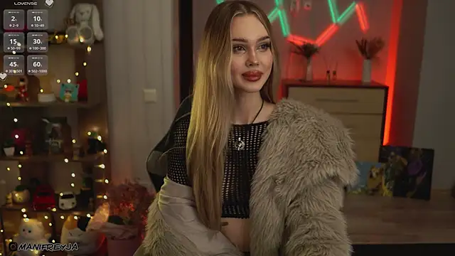 ManiFreyja online show from November 17, 2025, 7:19 pm