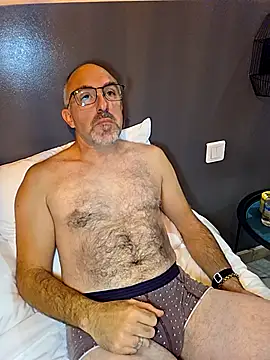 Snapshot of Crosss-23cm chatting on October 8, 2025, 5:21 pm Crosss-23cm online show from October 8, 2025, 5:21 pm