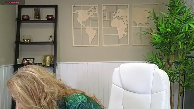 LadyLeea online show from February 5, 2025, 5:30 am