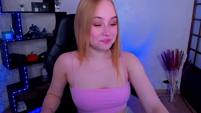 Snapshot of LianaBright chatting on December 2, 2024, 1:58 am LianaBright online show from December 2, 2024, 1:58 am