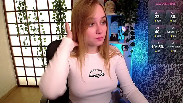 Snapshot of LianaBright chatting on December 3, 2024, 2:14 am LianaBright online show from December 3, 2024, 2:14 am