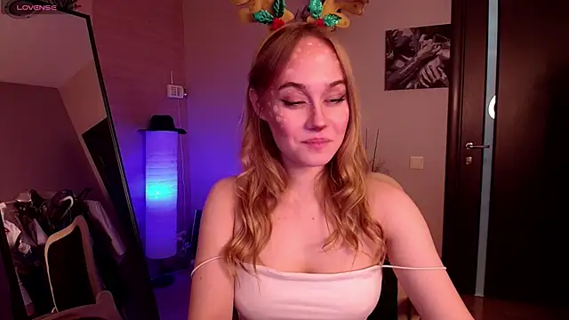 Snapshot of LianaBright chatting on December 26, 2024, 5:26 am LianaBright online show from December 26, 2024, 5:26 am