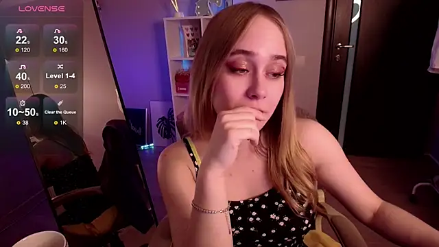 Snapshot of LianaBright chatting on December 29, 2024, 5:42 am LianaBright online show from December 29, 2024, 5:42 am