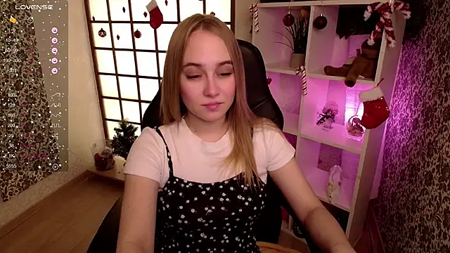 Snapshot of LianaBright chatting on January 20, 2025, 2:11 am LianaBright online show from January 20, 2025, 2:11 am