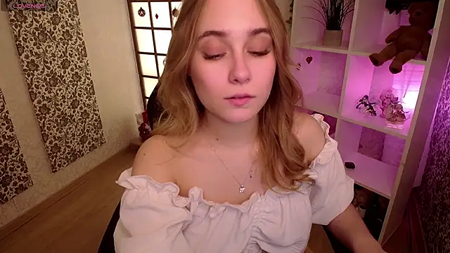 Snapshot of LianaBright chatting on January 21, 2025, 11:56 am LianaBright online show from January 21, 2025, 11:56 am