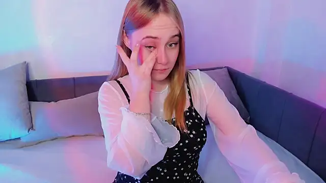 Snapshot of LianaBright chatting on January 31, 2025, 5:51 am LianaBright online show from January 31, 2025, 5:51 am