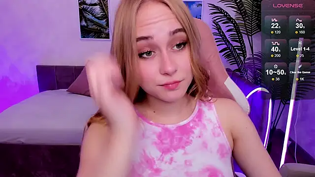 Snapshot of LianaBright chatting on September 28, 2025, 2:06 am LianaBright online show from September 28, 2025, 2:06 am