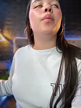 Paloma  LS online show from October 15, 2025, 5:57 pm