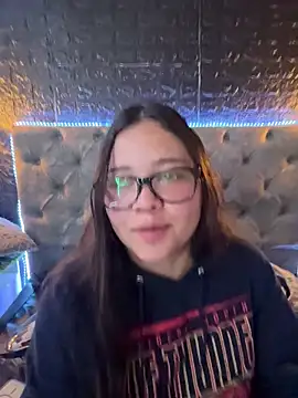 Paloma  LS online show from October 28, 2025, 9:06 pm