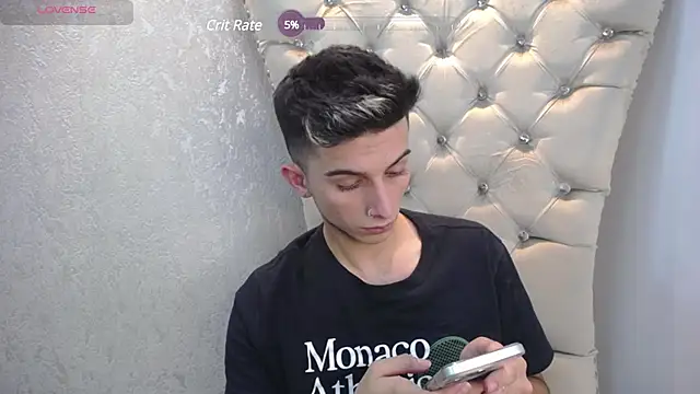 Snapshot of MrWilliseo chatting on December 11, 2024, 10:49 pm MrWilliseo online show from December 11, 2024, 10:49 pm