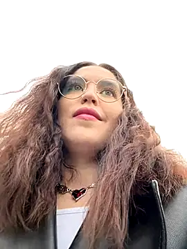 meow girl online show from November 11, 2025, 10:59 am