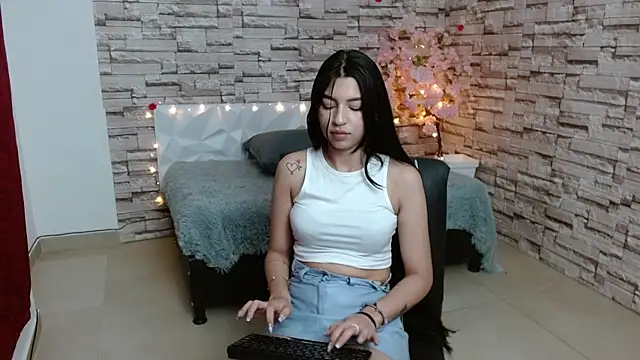 Snapshot of Vanse_lust chatting on December 6, 2024, 12:56 am Vanse lust online show from December 6, 2024, 12:56 am