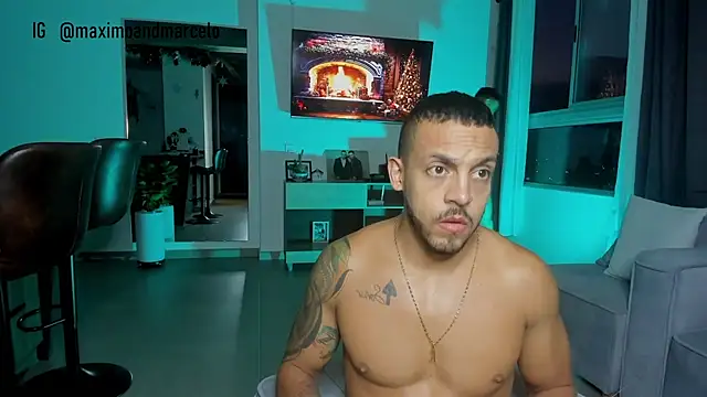 Snapshot of Maximo_Marcelo chatting on December 11, 2024, 11:10 pm Maximo Marcelo online show from December 11, 2024, 11:10 pm