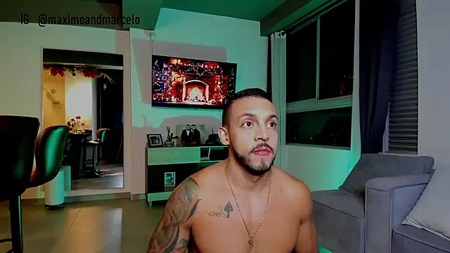 Snapshot of Maximo_Marcelo chatting on December 31, 2024, 12:11 am Maximo Marcelo online show from December 31, 2024, 12:11 am