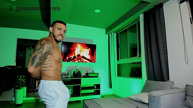 Snapshot of Maximo_Marcelo chatting on January 10, 2025, 12:17 am Maximo Marcelo online show from January 10, 2025, 12:17 am