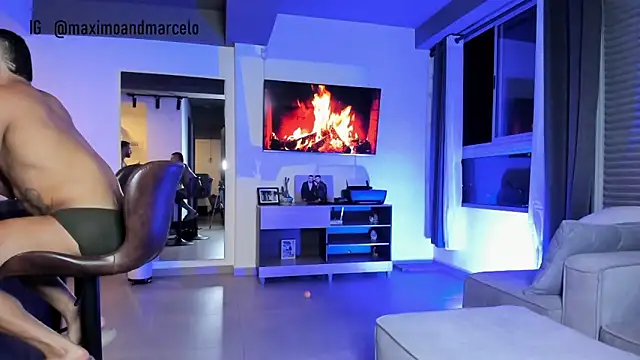 Snapshot of Maximo_Marcelo chatting on January 14, 2025, 2:08 am Maximo Marcelo online show from January 14, 2025, 2:08 am