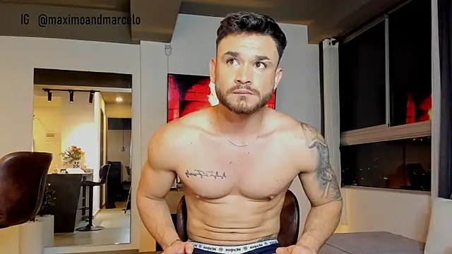 Snapshot of Maximo_Marcelo chatting on January 22, 2025, 12:06 am Maximo Marcelo online show from January 22, 2025, 12:06 am