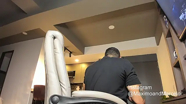 Snapshot of Maximo_Marcelo chatting on September 24, 2025, 11:08 pm Maximo Marcelo online show from September 24, 2025, 11:08 pm