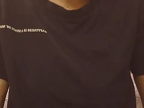 Snapshot of _FluffyHxney_ chatting on November 4, 2025, 8:08 pm FluffyHxney online show from November 4, 2025, 8:08 pm