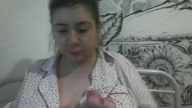 Snapshot of CamilaCherryX chatting on October 4, 2025, 5:11 pm CamilaCherryX online show from October 4, 2025, 5:11 pm