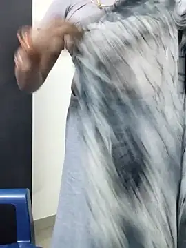 Snapshot of Tamilrojanew chatting on November 11, 2025, 4:40 pm Tamilrojanew online show from November 11, 2025, 4:40 pm