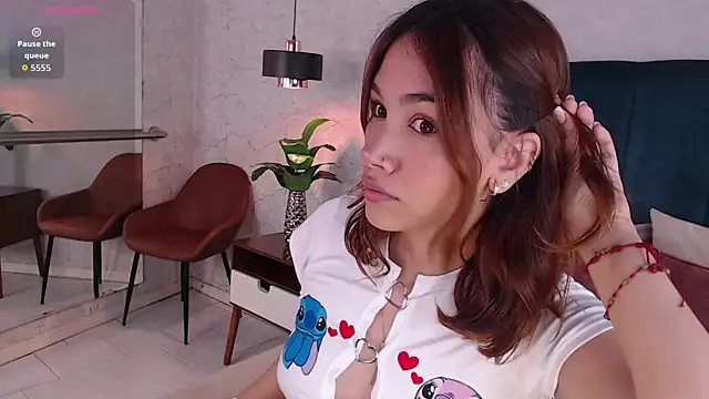 Snapshot of AdeleAndersonn chatting on September 20, 2025, 5:47 pm AdeleAndersonn online show from September 20, 2025, 5:47 pm