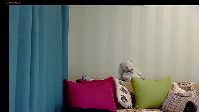 Snapshot of LilyXSky chatting on November 28, 2025, 4:31 pm LilyXSky online show from November 28, 2025, 4:31 pm