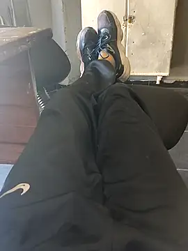 Juliano69xv online show from November 19, 2025, 6:08 pm