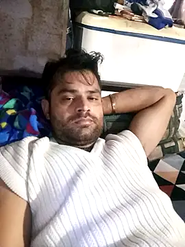 Snapshot of Priynkarani chatting on November 13, 2025, 11:31 am Priynkarani online show from November 13, 2025, 11:31 am